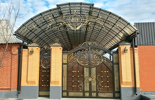 Купить или заказать ворота для дома с навесом - стильные и надежные решения для вашего участка в Елабуге от 42585 руб | ВоротМастер-Лбг